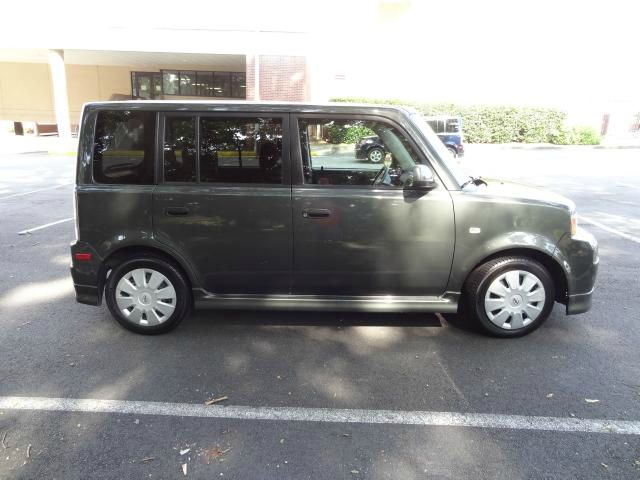 Scion xB 2006 photo 1