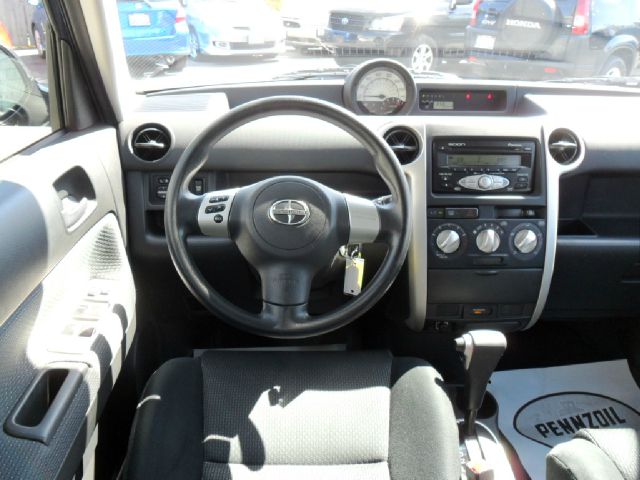 Scion xB 2006 photo 5