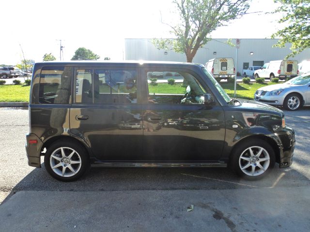 Scion xB 2006 photo 1