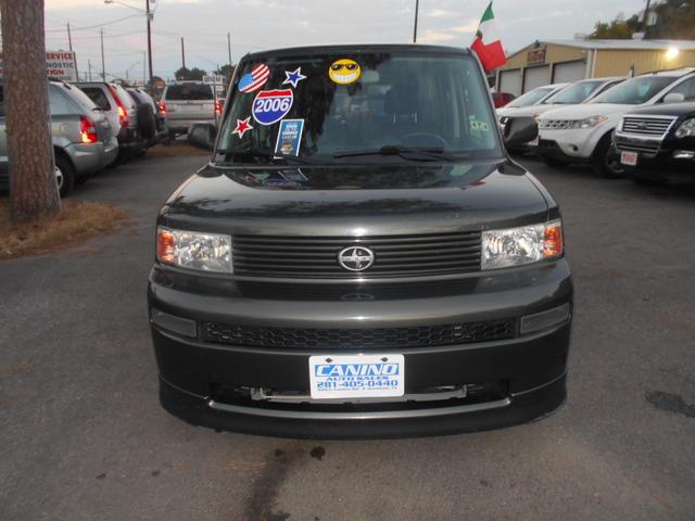 Scion xB 2006 photo 3