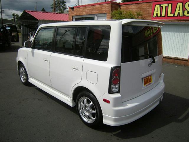 Scion xB 2006 photo 1