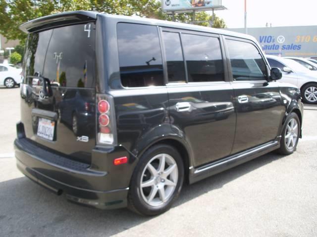 Scion xB 2006 photo 4