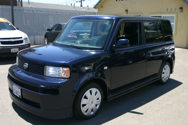 Scion xB 2006 photo 3