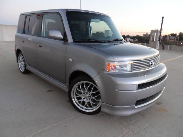 Scion xB 2006 photo 1