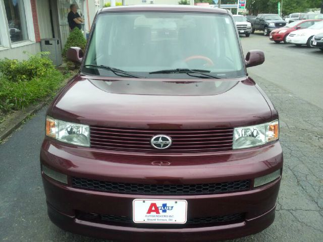 Scion xB 2006 photo 1