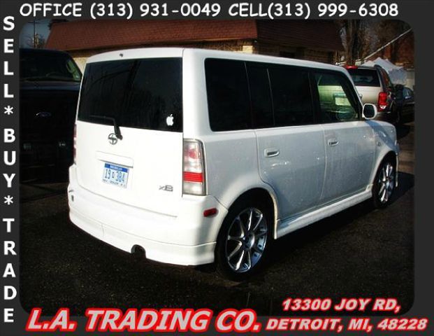 Scion xB 2006 photo 2