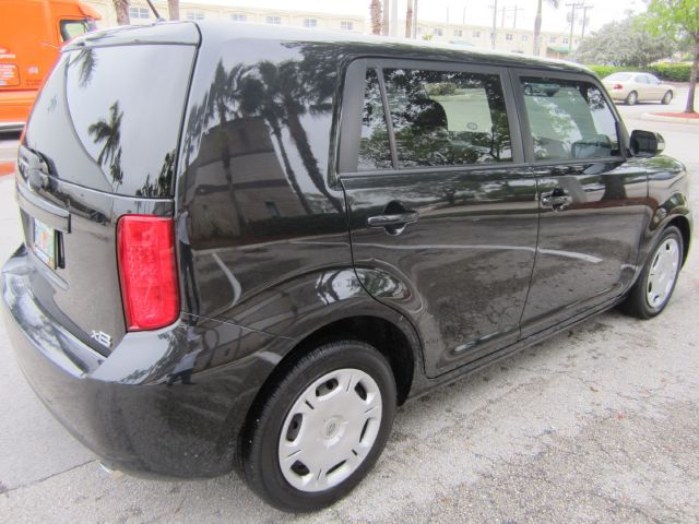 Scion xB 2008 photo 16