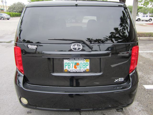 Scion xB 2008 photo 17