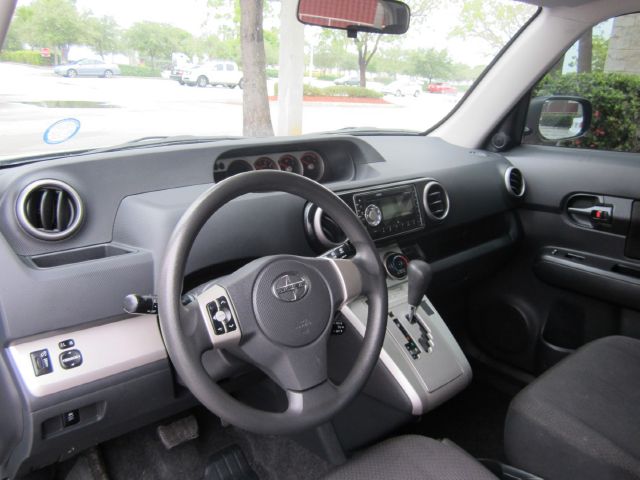 Scion xB 2008 photo 20