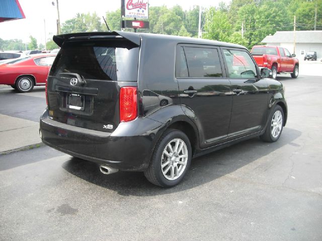 Scion xB 2008 photo 1