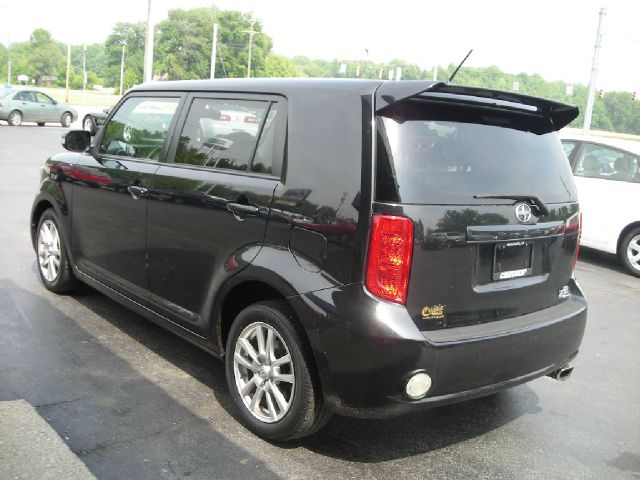 Scion xB 2008 photo 3