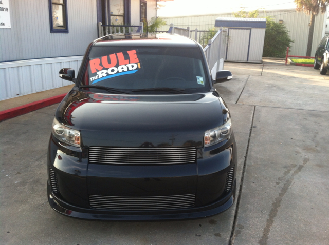 Scion xB 2008 photo 1