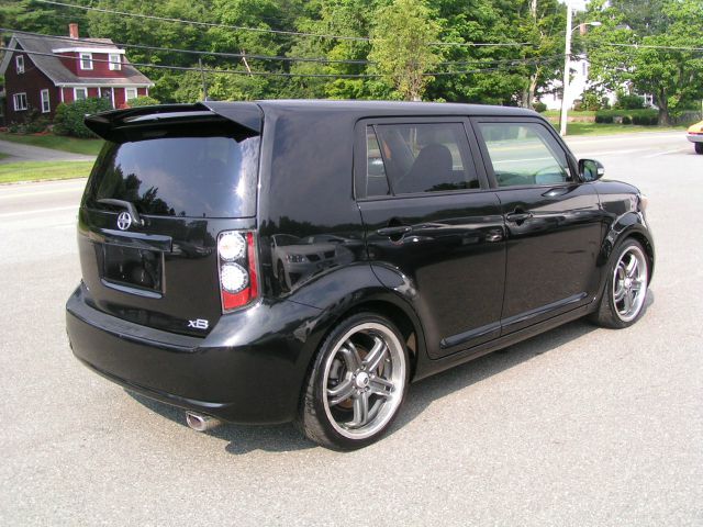 Scion xB 2008 photo 3