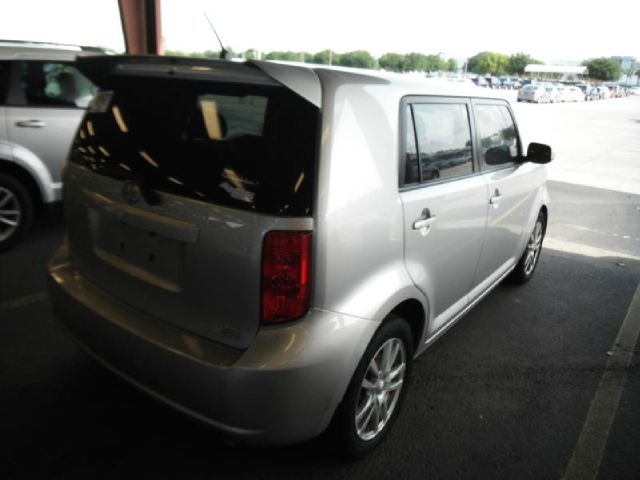 Scion xB 2008 photo 3