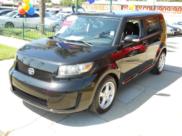 Scion xB 2008 photo 3