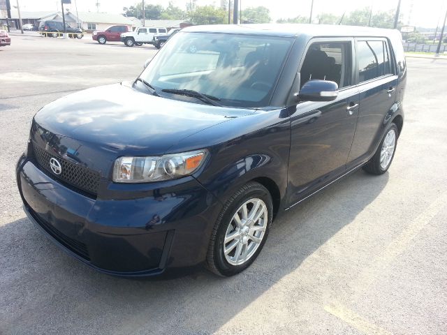 Scion xB 2008 photo 1