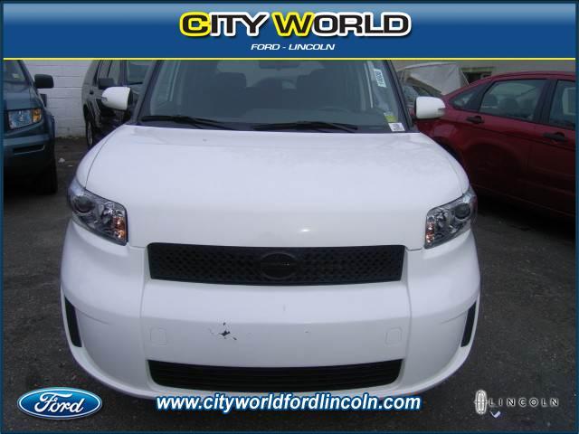 Scion xB 2008 photo 1