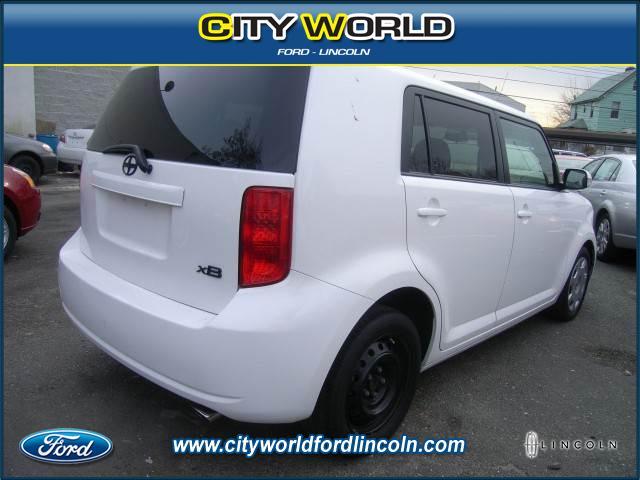 Scion xB 2008 photo 3