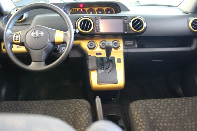 Scion xB 2008 photo 1