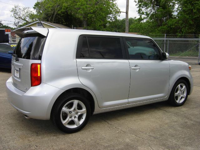 Scion xB 2008 photo 1