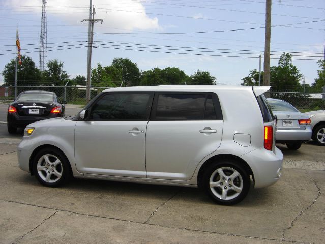 Scion xB 2008 photo 3