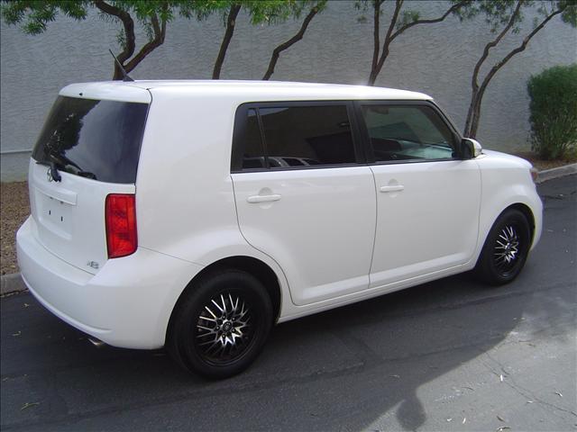 Scion xB 2008 photo 3