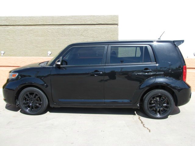 Scion xB 2008 photo 1