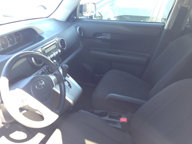 Scion xB 2008 photo 4