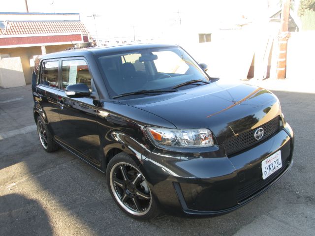 Scion xB 2008 photo 2