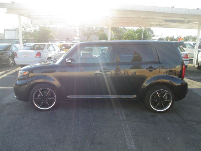 Scion xB 2008 photo 3