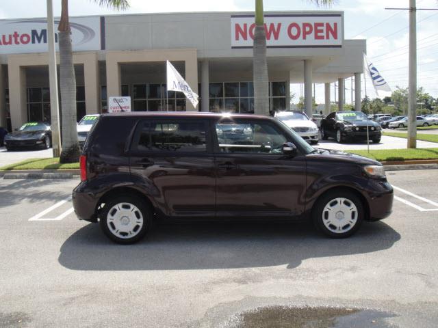 Scion xB 2008 photo 1