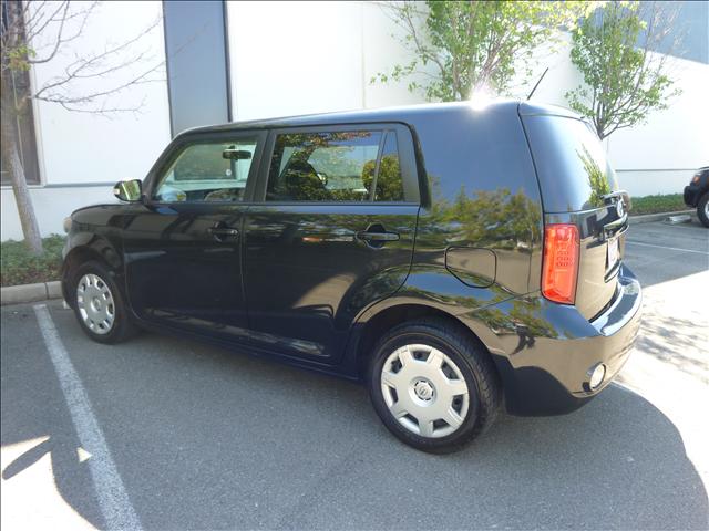 Scion xB 2008 photo 1