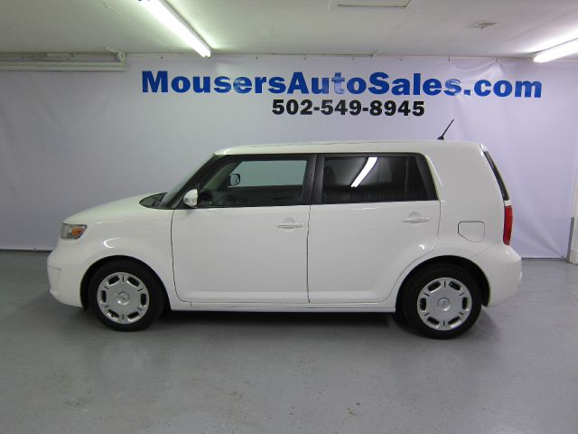 Scion xB 2009 photo 2