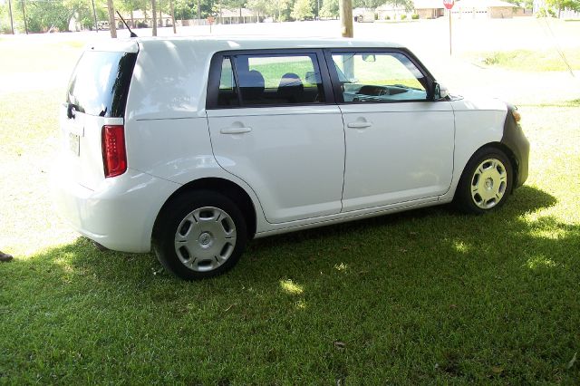 Scion xB 2009 photo 3