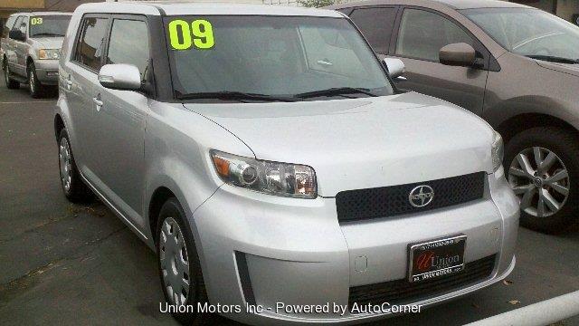 Scion xB 2009 photo 1