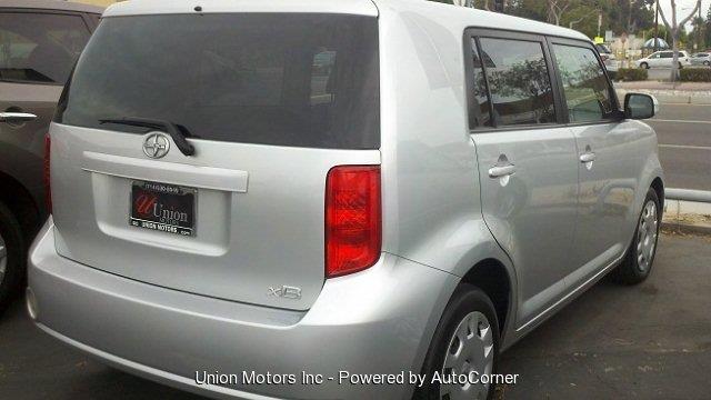 Scion xB 2009 photo 2