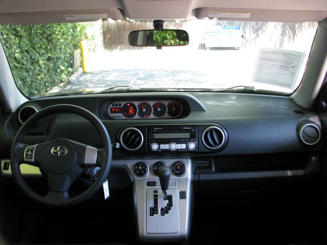 Scion xB 2009 photo 13