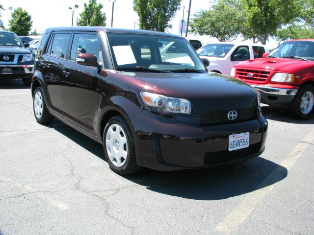 Scion xB 2009 photo 2