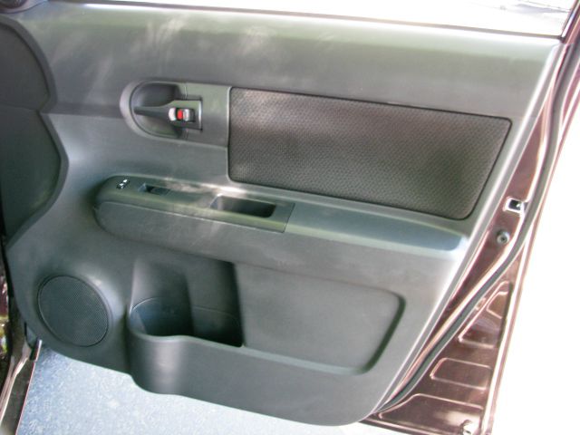 Scion xB 2009 photo 7