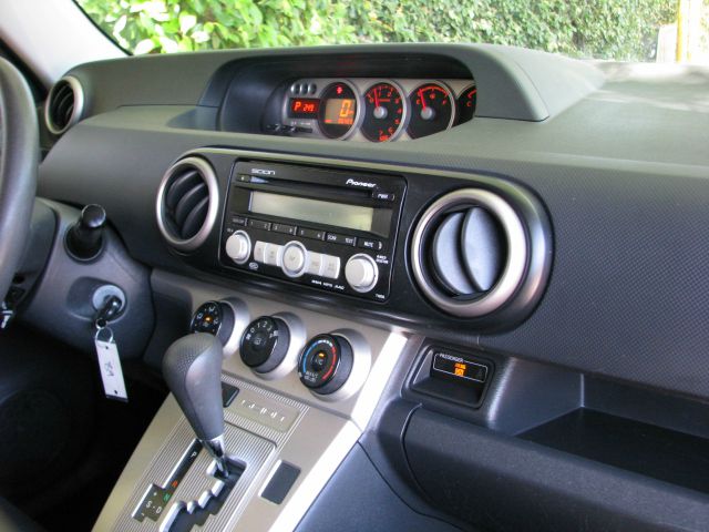 Scion xB 2009 photo 8