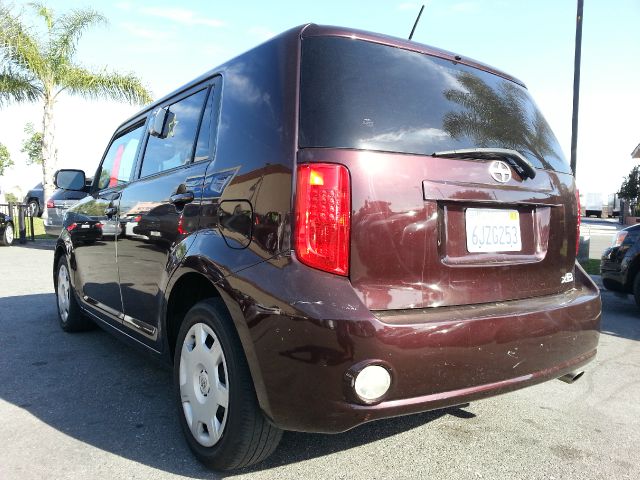 Scion xB 2009 photo 1