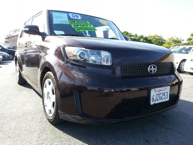 Scion xB 2009 photo 2