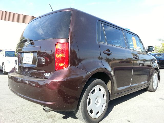 Scion xB 2009 photo 3