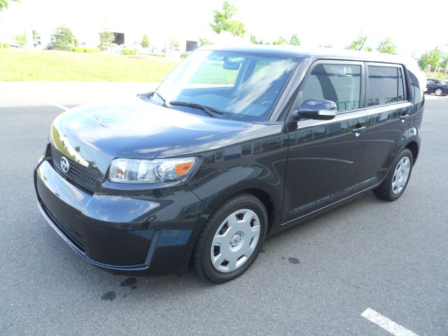 Scion xB 2009 photo 2