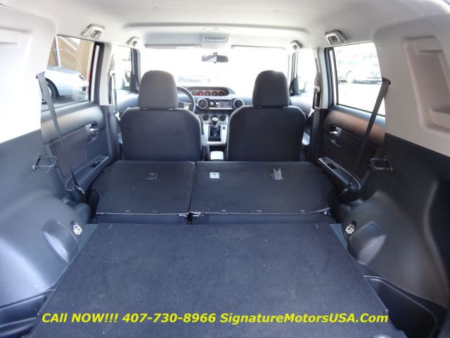 Scion xB 2010 photo 20