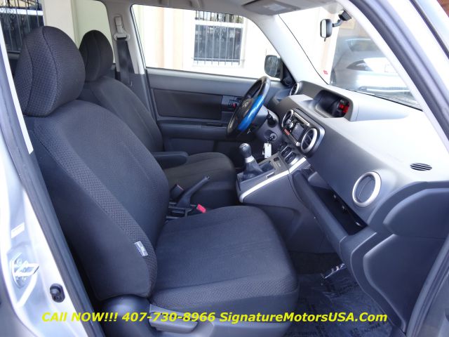 Scion xB 2010 photo 24