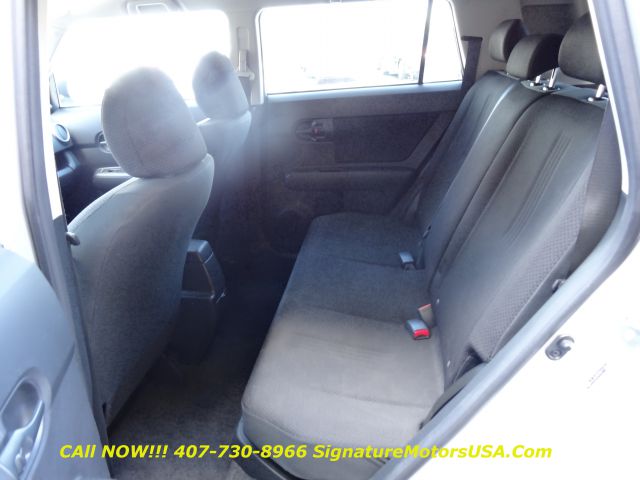 Scion xB 2010 photo 25