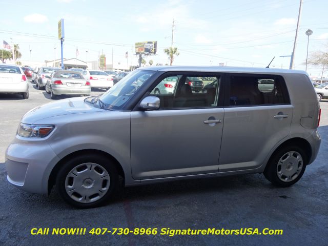 Scion xB 2010 photo 28