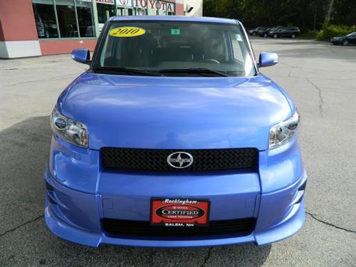 Scion xB 2010 photo 1