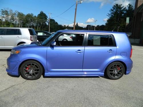 Scion xB 2010 photo 2